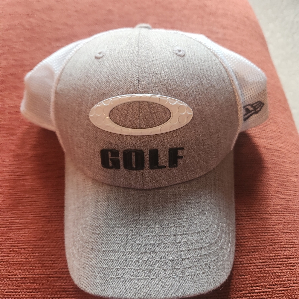 NWOT New ERA Grey/White Golf Hat